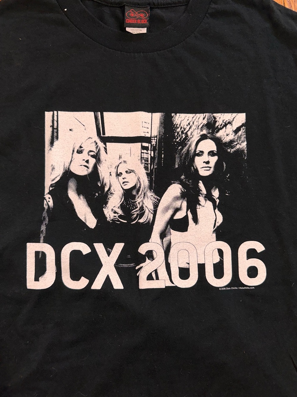 Vintage Y2K Large DCX 2006 Dixie Chicks Black Graphic Tour Shirt